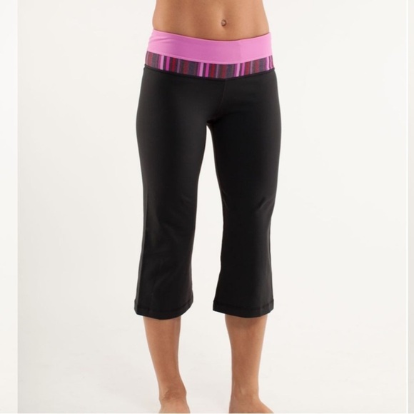 Lululemon Groove Crop - Picture 1 of 4